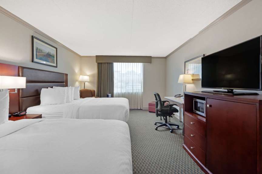 Best Western Plus City Centre Inn Отели в г. Эдмонтон