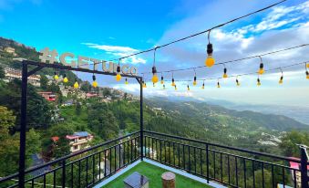 The Hosteller Mussoorie, Mall Road