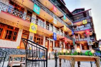 Hogwartz Hostel Hotels in Kasol