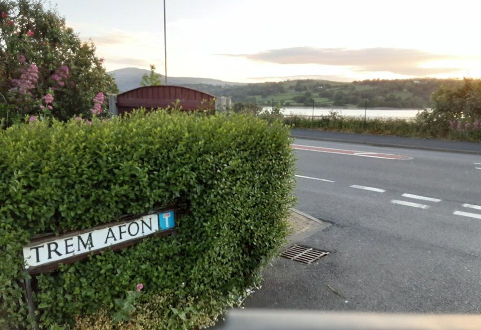 3-Bed Bungalow Near Conwy Valley Close to Castle