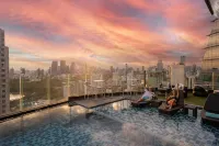 Montraj Continent Sukhumvit Bangkok - Romanttinen