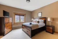 Highline by AvantStay Breathtaking Mountain Home w Hot Tub Views