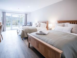 Suite 8 - Sleeping Giant Hotel - PEN Y CAE Inn