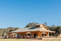 Huttopia Wine Country Hotel di Lake County