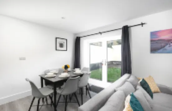 Skyvillion Vineyard Court, Enfield, 2 Bed, with Garden