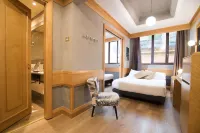 Hotel White Các khách sạn ở Trevi Fountain