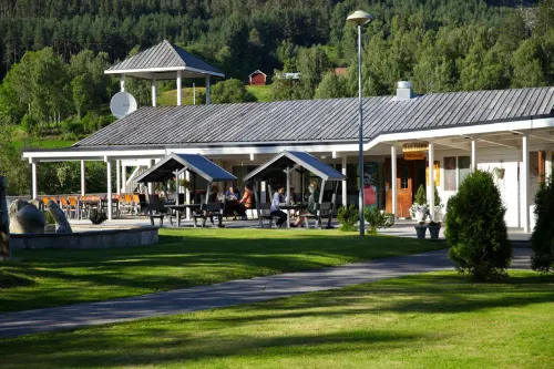 Vesterland Feriepark Hytter, Hotell og Leikeland Hoteles en Lærdalsøyri