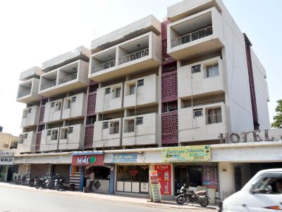 Hotel Apollo.