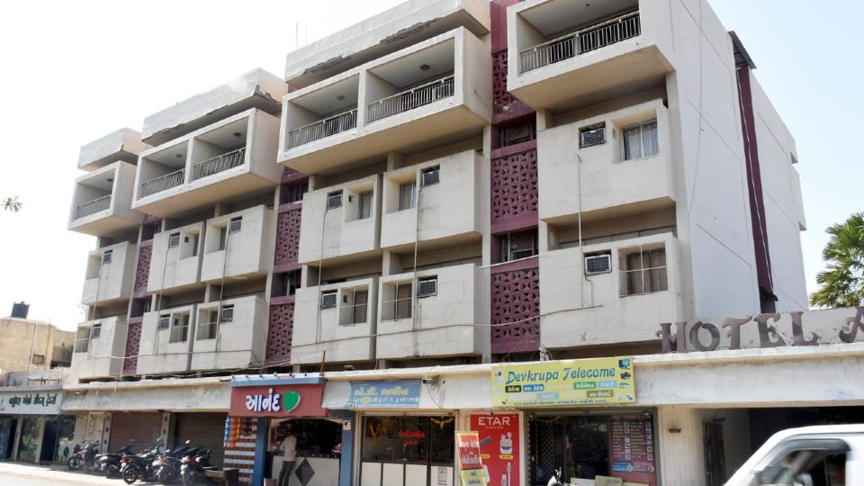 Hotel Apollo.