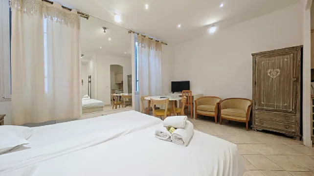 Viva Riviera 11 Rue Commandant Andre