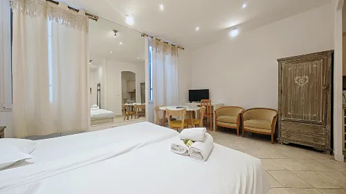 Viva Riviera 11 Rue Commandant Andre Hotels in Vallauris