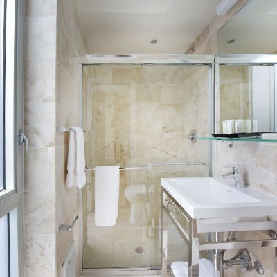 Queen Premier with Roofdeck Hotel 32 32 Promo Code