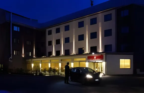 斯瑪特假日酒店