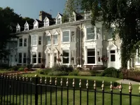 Wheatlands Lodge Hotel Hotel di 