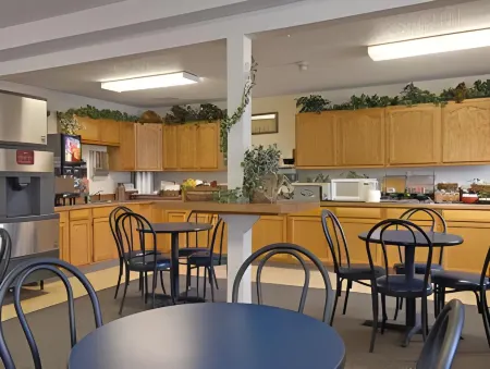 Super 8 by Wyndham Omaha I-80 West