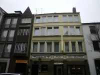 Altstadt Hotel Rheinblick Các khách sạn gần Quảng trường Castle Square