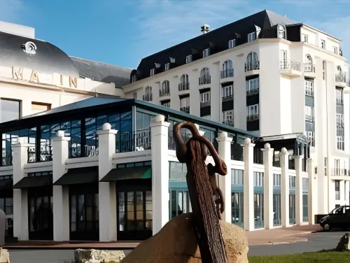 SOWELL HOTELS Le Beach - parking