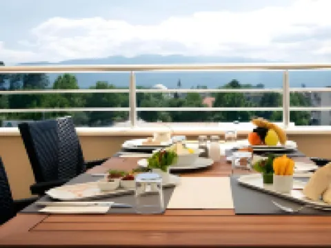 グステリシリ ホテル デュズジェのホテル