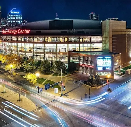 Courtyard St. Paul Downtown Отели рядом с достопримечательностью «Музей науки штата Миннесота»
