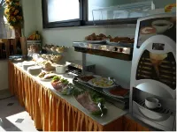 Hotel Lungomare - servizio colazione