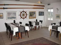 Rønnes Hotel - breakfast