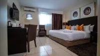 Oak Plaza Hotels East Airport Hotels near Lancaster University Ghana