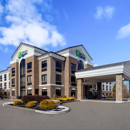 Holiday Inn Express GROVE CITY (OUTLET CENTER) by IHG