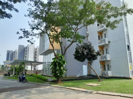 Smart Inn Aeropolis Airport Soekarno Hatta Отели в г. Neglasari