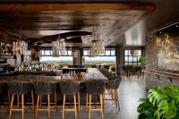 The Bohemian Hotel Savannah Riverfront, Autograph Collection - Barer