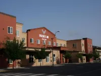 DoubleTree by Hilton Olympia Hotel dekat Evergreen State College