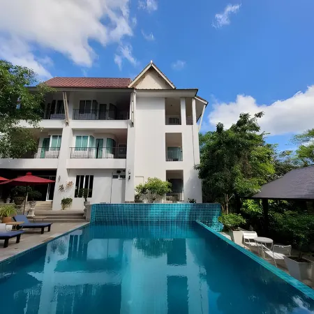 Zantiis Ndol Villas