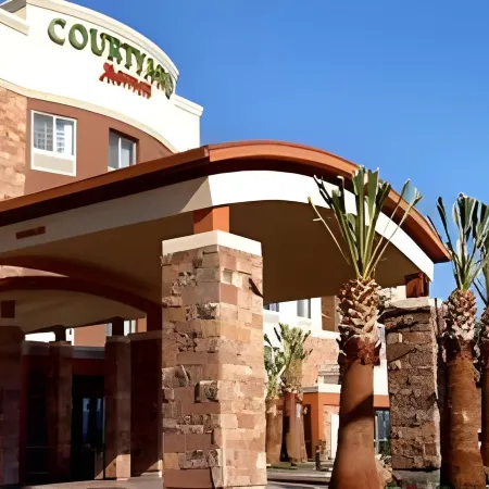 Courtyard St. George