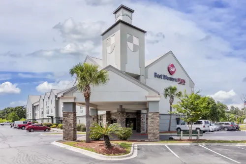 Best Western Plus Savannah Airport Inn  Suites - 3-Star