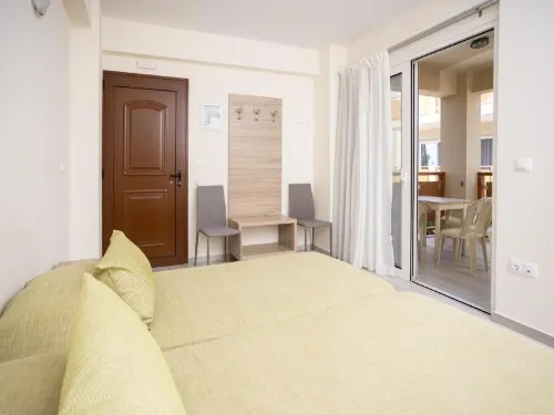 Ilian Beach & Apartments