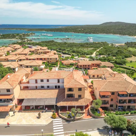F4 - F2, Baia de Bahas