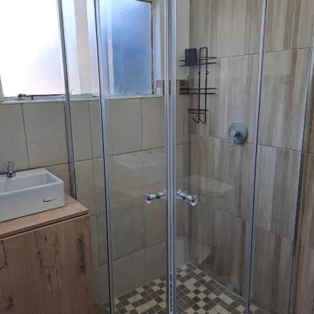 Hazel Haven 2 Guest House Отели рядом с достопримечательностью «Торговый центр West End Centre»