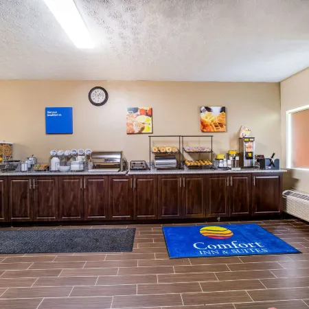 Comfort Inn & Suites Fairborn Near Wright Patterson AFB