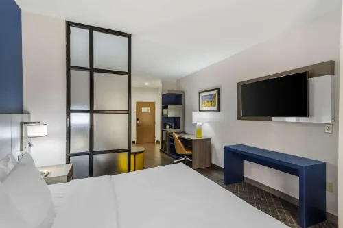 Comfort Suites