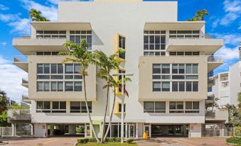 Roami at Sunny Isles