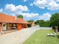 Brigi Hotels near József Attila Emlékmű