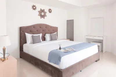 Comfy 1Br Tamansari Bintaro Mansion by Travelio Các khách sạn ở Pondok Betung