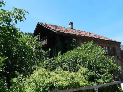 Im Wiesengrund Hotel berhampiran Landi Simmental-Saanenland