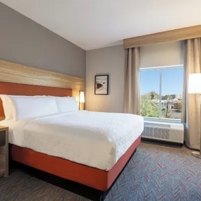 安克雷奇中城Candlewood Suites酒店由IHG運營 鄰近阿拉斯加動物園的酒店