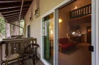 Snowline Lodge - Condo 56 - Sleeps 4 - Close to Mt Baker! Free Wifi!