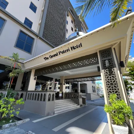 The Grand Puteri Hotel Отели рядом с достопримечательностью «Мечеть Абидин»