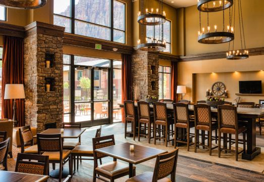 햄프턴 인 & 스위트 스프링데일/자이언 내셔널 파크 수영장