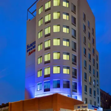Fairfield Inn & Suites New York Brooklyn Отели рядом с достопримечательностью «Союз Холл»