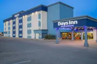 Days Inn & Conference Centre by Wyndham Camrose Norsemen - 3-Star