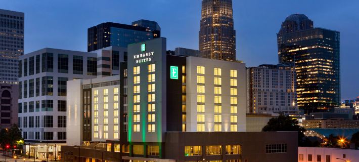 Embassy Suites by Hilton Charlotte Uptown Hotele w: Mecklenburg County