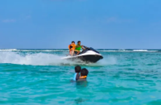 胡魯馬累白沙灘假日飯店